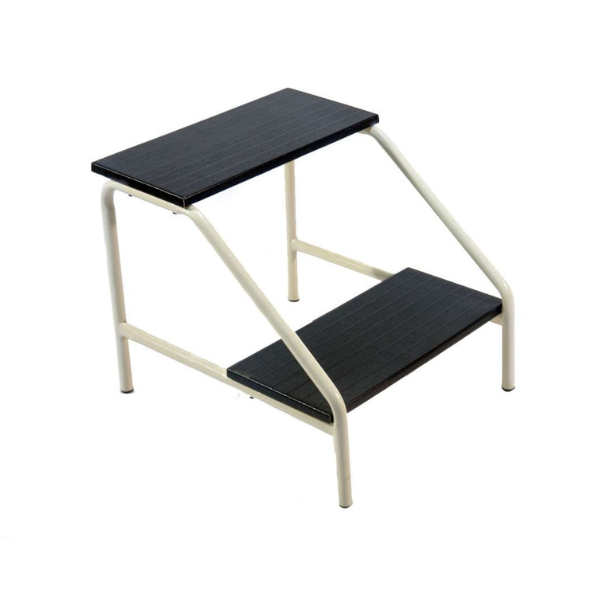 Gradilla de dos peldaños pintada